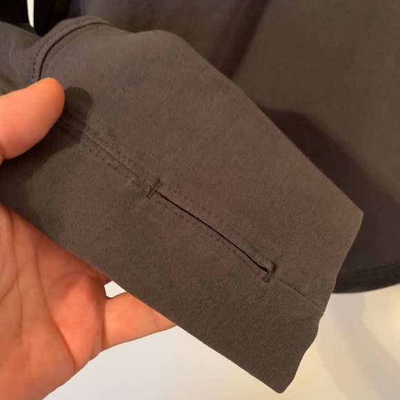 Nike Dri-fit Dark Gray 1/4 zip Top with pockets and thumb holes - Picture 3 of 5